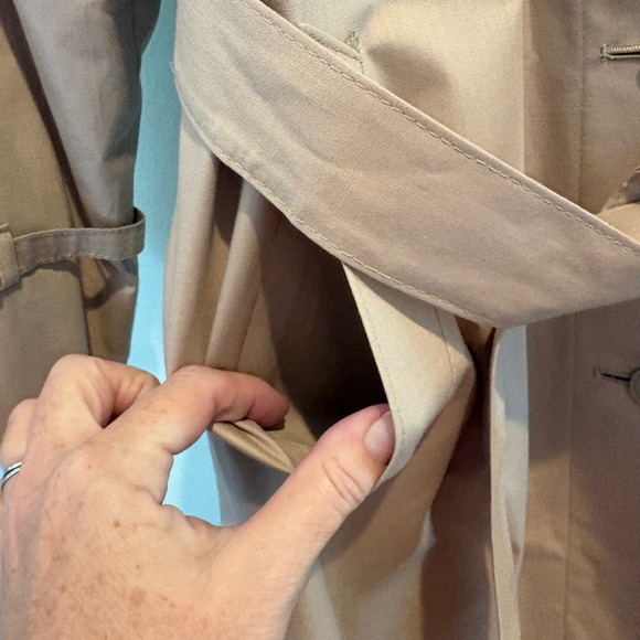 Vintage 70s London Fog Trench Coat 10 Petite Tan Hood Belted 3/4 Length Classic - Picture 6 of 16